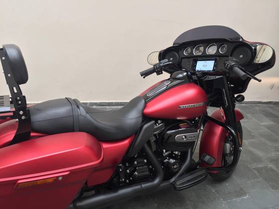 HARLEY-DAVIDSON STREET GLIDE SPECIAL 